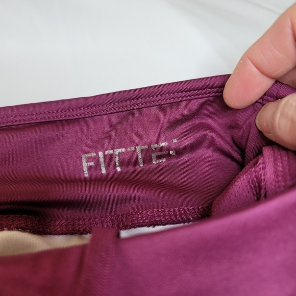 Danskin Now Cranberry Tie-dye Capri Leggings Women's Size XS - Picture 6 of 11